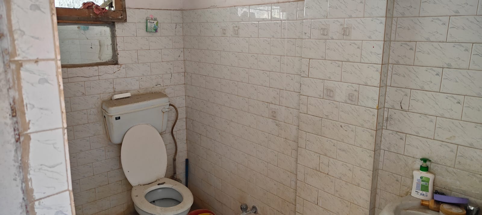 Semi Furnished 3bhk in Bylane Number 2, Wireless, Basisthpur, Guwahati, Assam, India for Rent